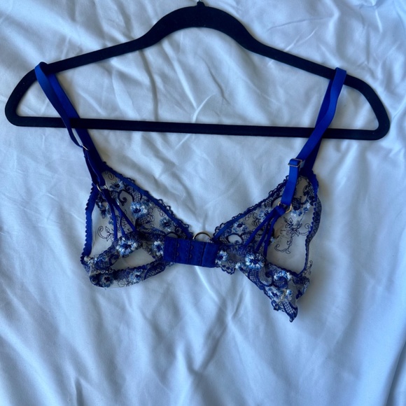 Atelier Amour Blue Lingerie Set - Picture 2 of 4